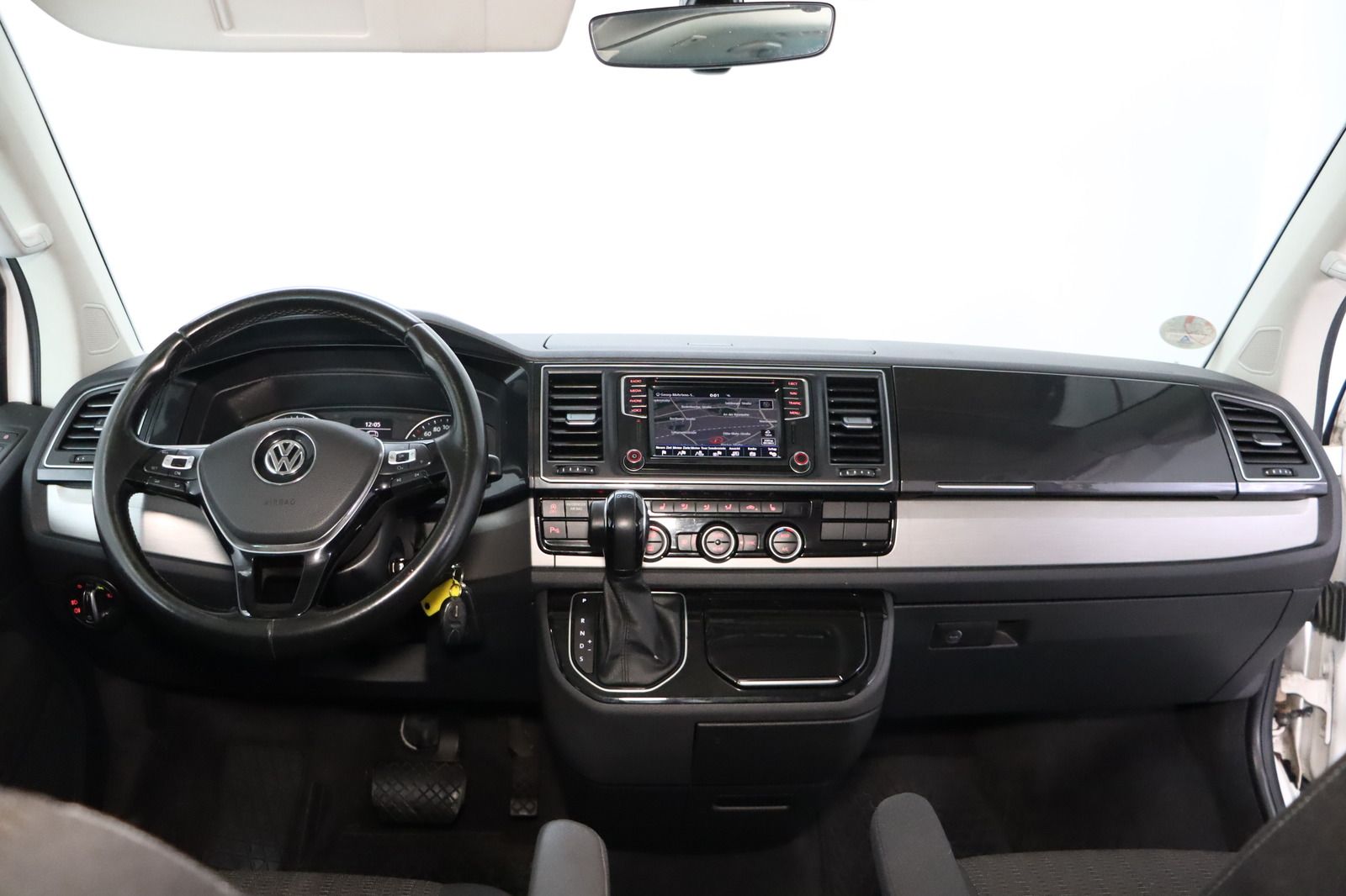 Fahrzeugabbildung Volkswagen T6 Multivan * Standhzg. * LED * AHK