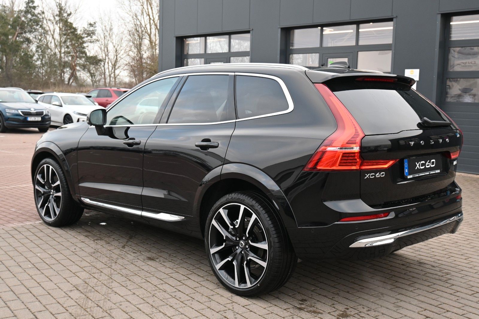 Fahrzeugabbildung Volvo XC60 B5 D AWD Ultimate Bright*STDHZG*LUFT*AHK