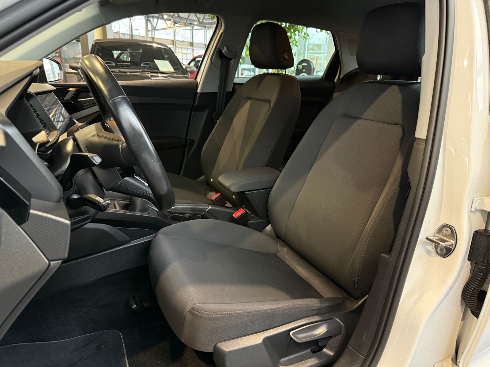 Fahrzeugabbildung Audi A1 citycarver 30 TFSI S line LED NAV SHZ PDC