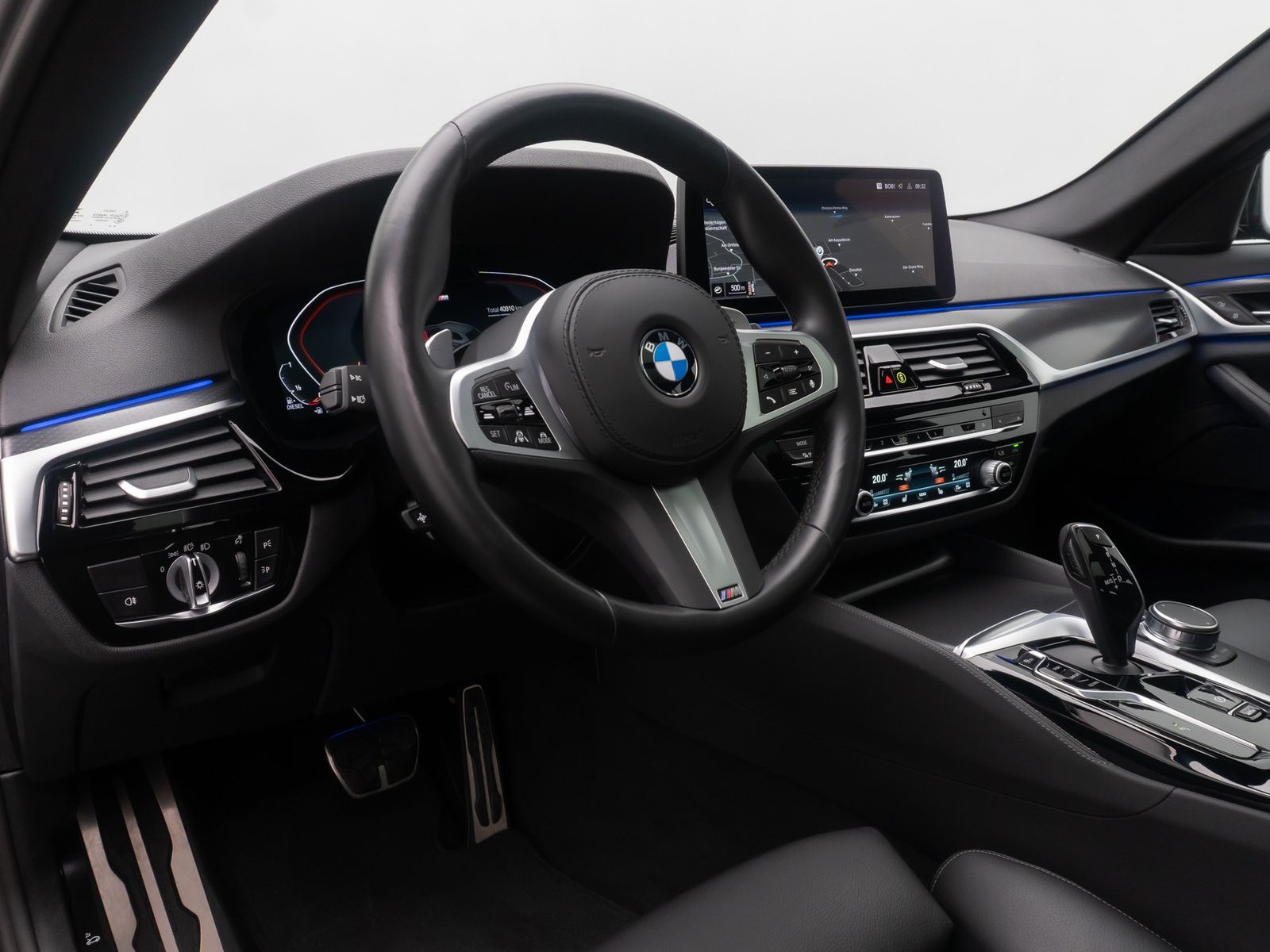 Fahrzeugabbildung BMW 530d M Sport HUD Panorama DAB Kamera HiFi 19Zoll