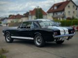 Ford Mustang V8 - Restauriert & Top-Zustand - Ford Mustang aus 1966: Coupé