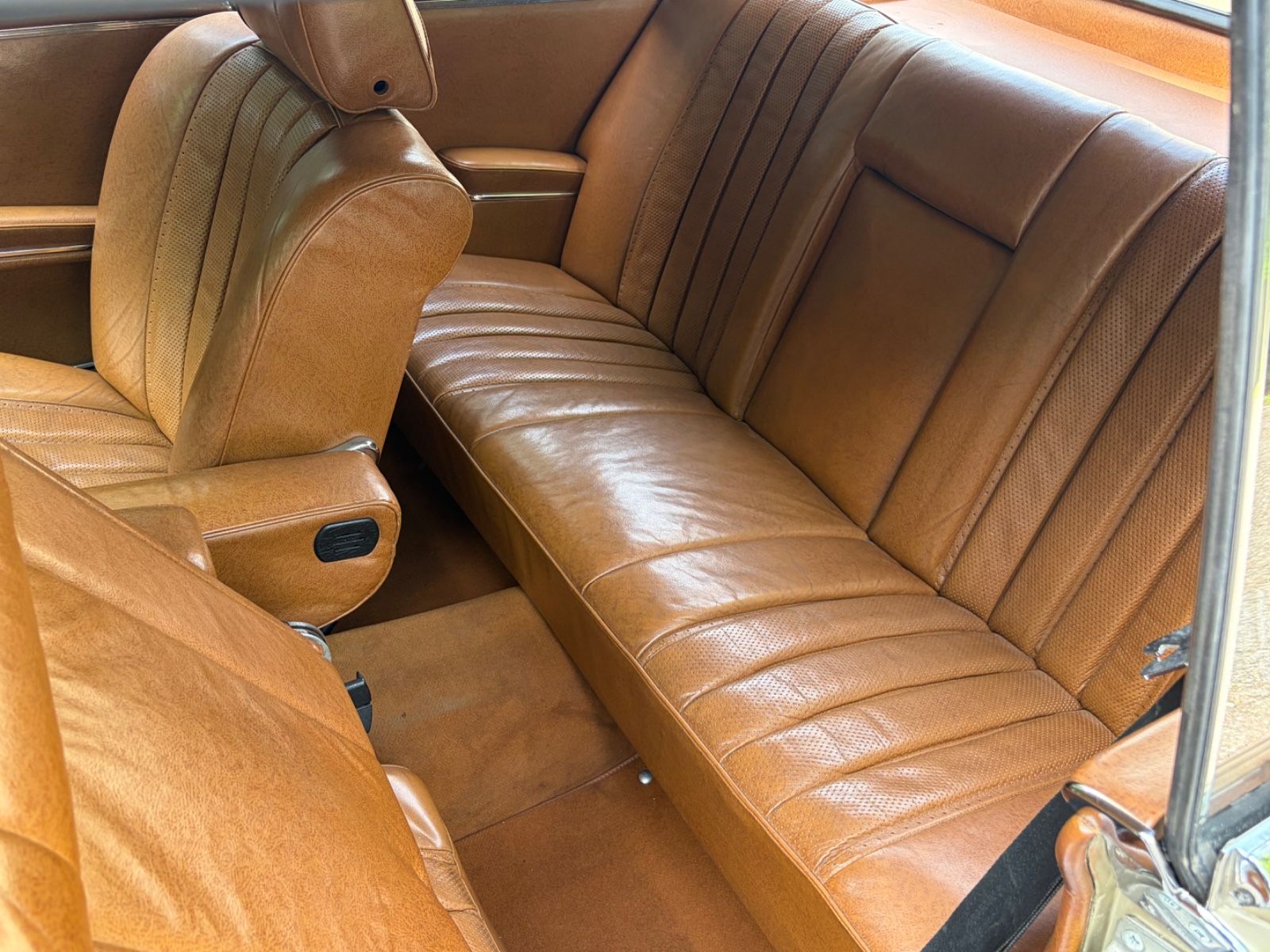 MERCEDES-BENZ 280 24