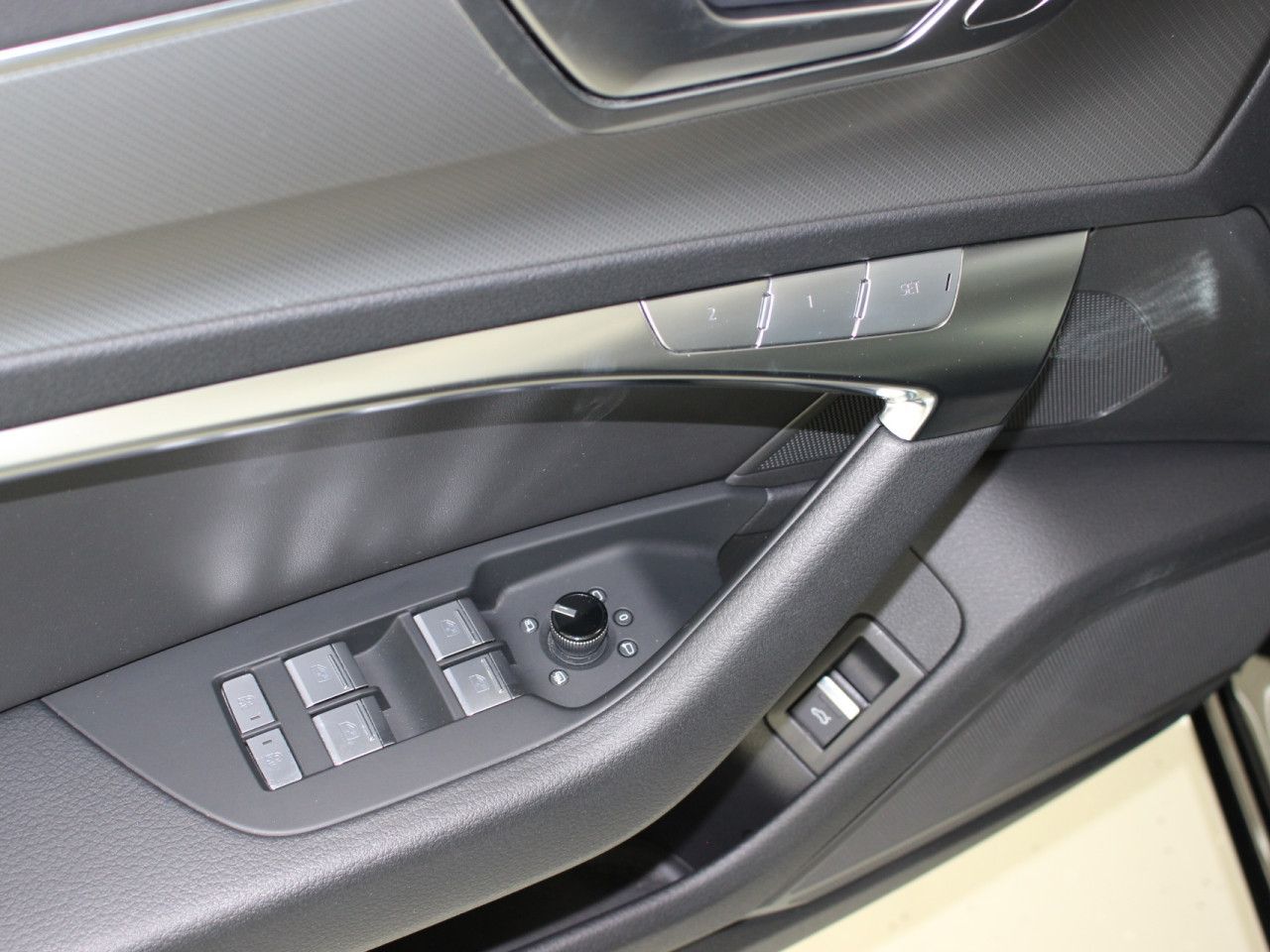 Fahrzeugabbildung Audi A6 Avant 45 TFSI design ACC/Leder/RFK/LED