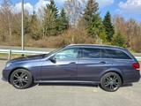 Mercedes-Benz E 200 T - Jahreswagenzustand 72.000 km - Mercedes-Benz E 200 mit Benzin-Antrieb: Blau