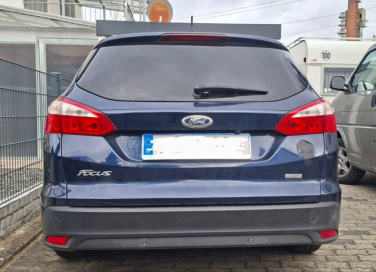 Ford Focus 2013 — rear view