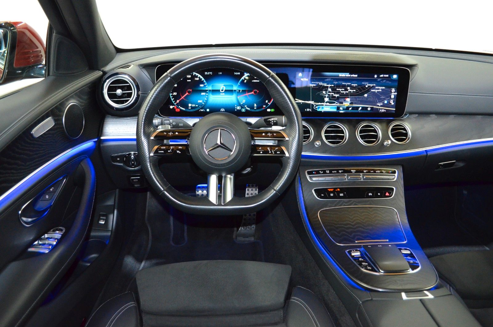 Mercedes-Benz E 400 D T 4M AMG-LINE"DISTR+"360"AHK"R-VIDEO"HUP foto 10