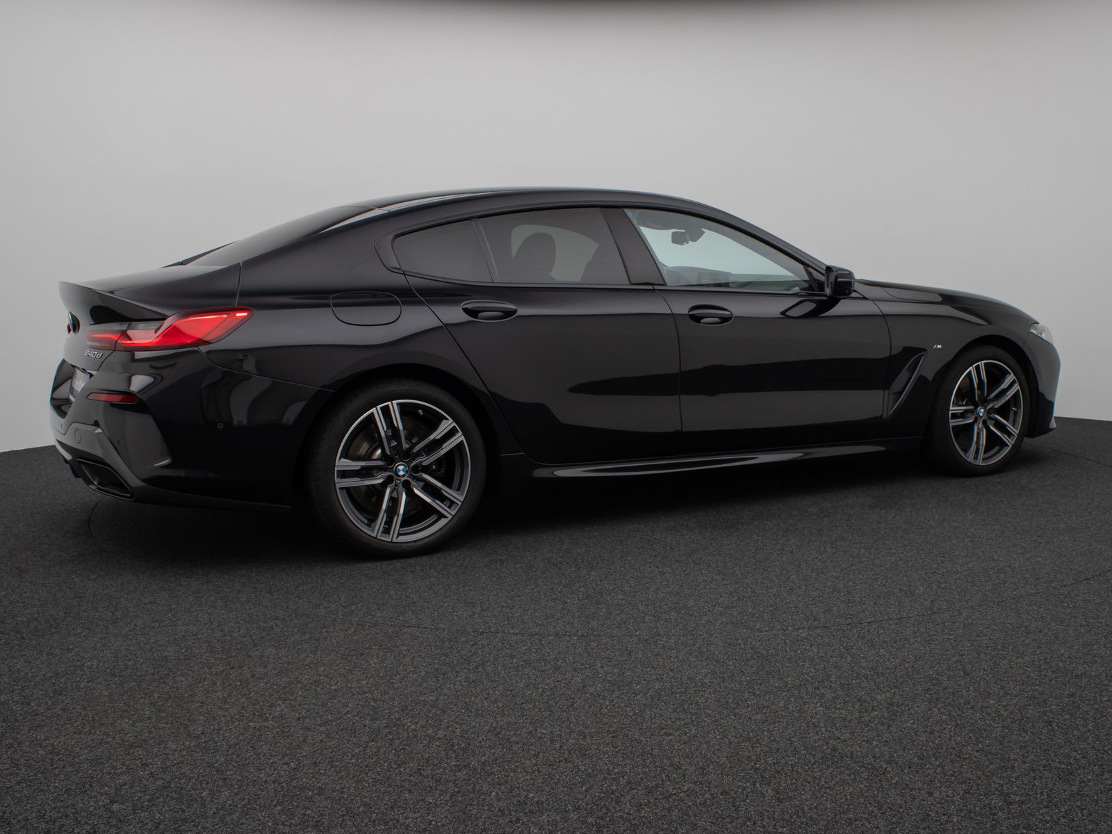 Fahrzeugabbildung BMW 840d xD Gran Coupè Laser 360°HUD SoftCl DisplKey