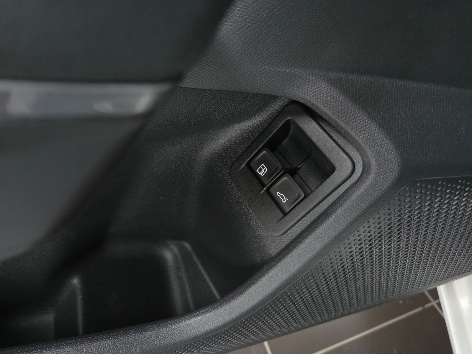 Fahrzeugabbildung CUPRA Leon Sportstourer VZ 1.4 e-Hybrid SHZ LED NAVI