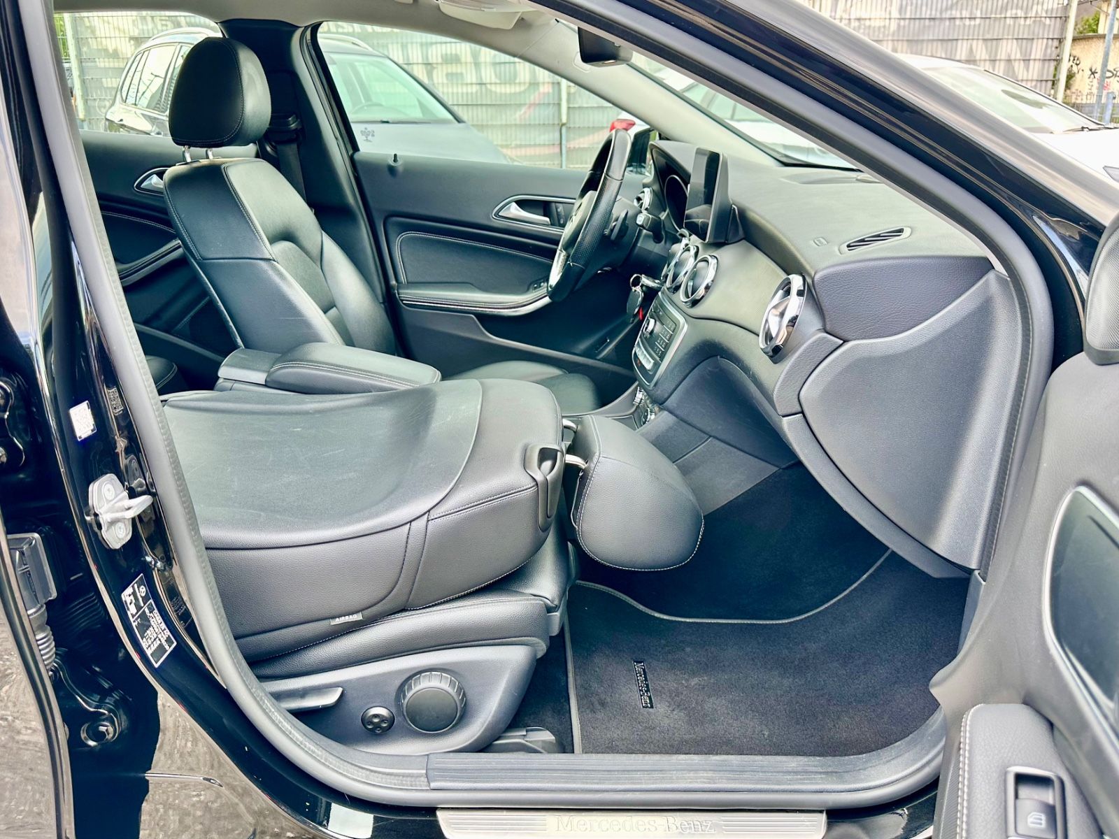 Fahrzeugabbildung Mercedes-Benz GLA 200 d URBAN*AUTOM+MOD.2020+18LM*