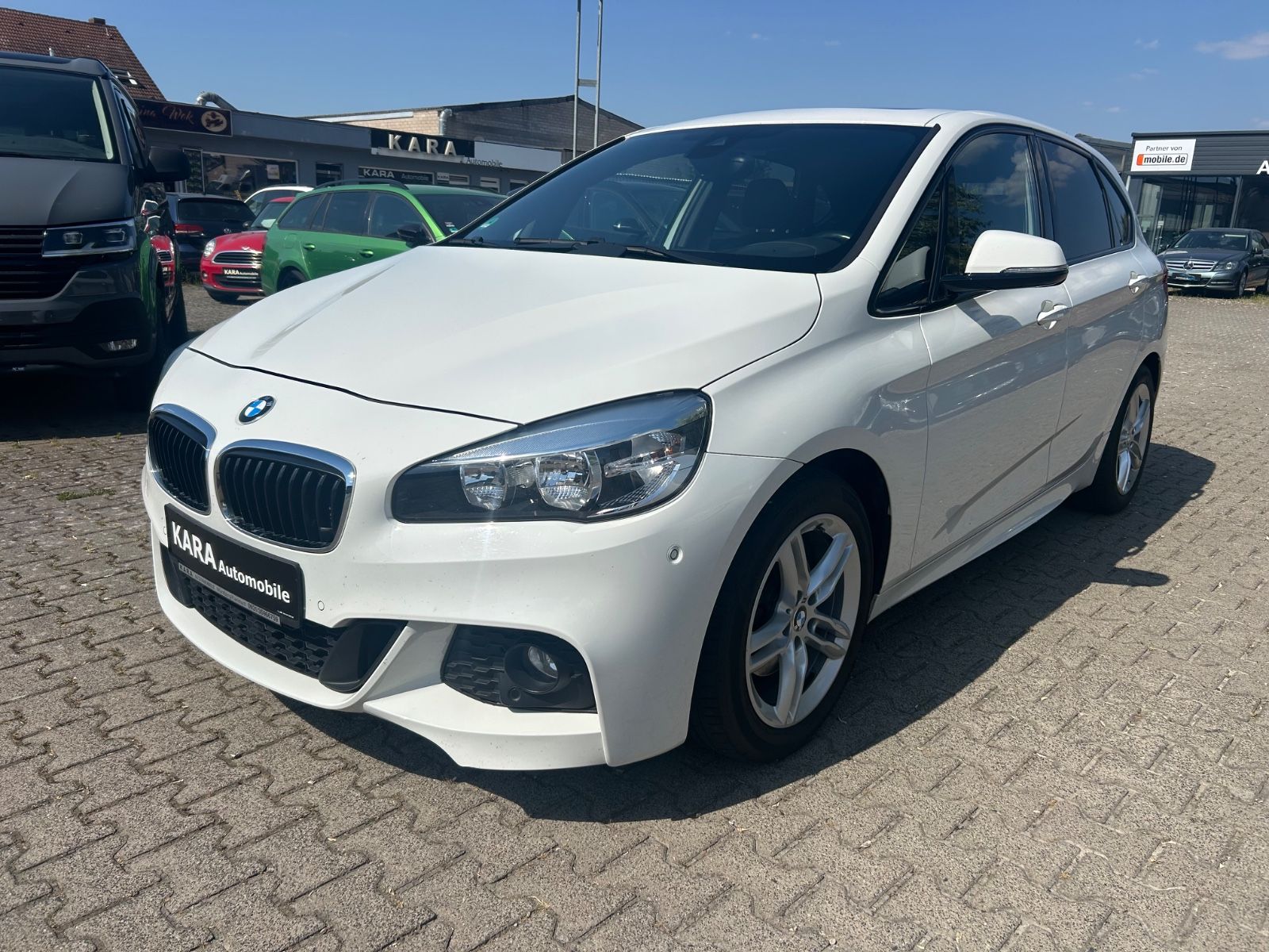 BMW 218 2 Active Tourer*Autom./Panorama/Navi*M-Paket