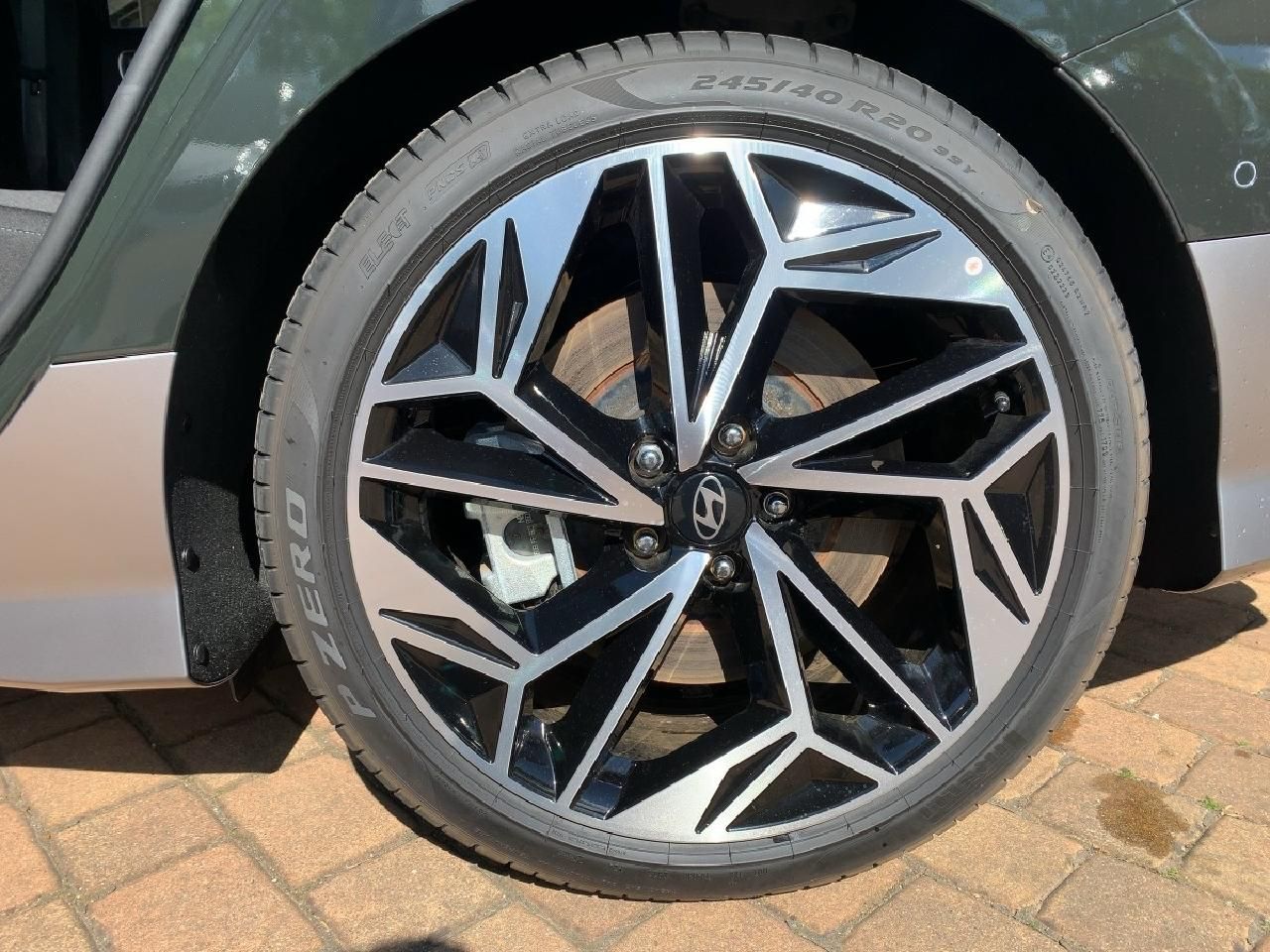 Fahrzeugabbildung Hyundai IONIQ 6 Techniq Elektro
