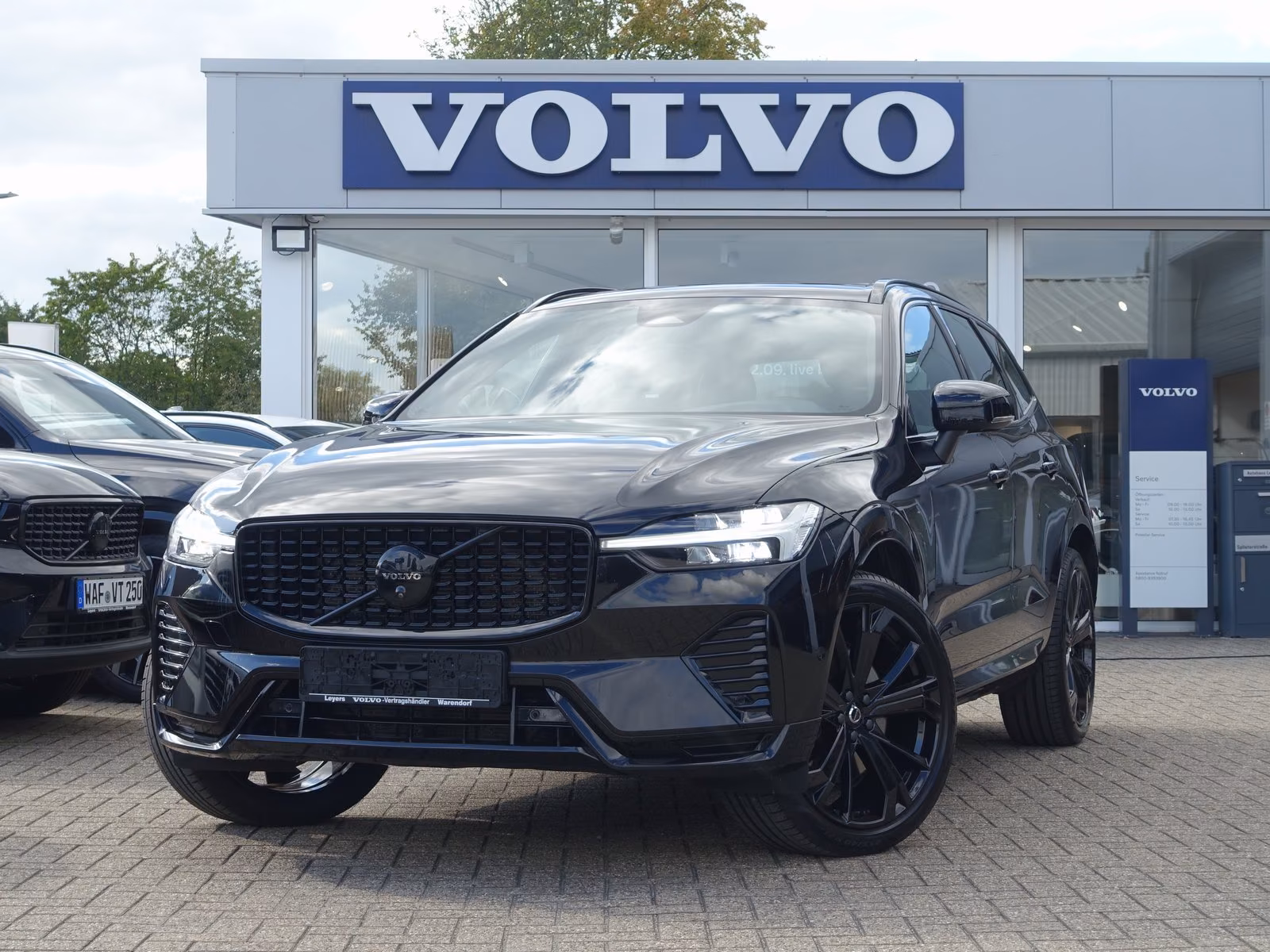 Volvo XC 60 B5 AWD Plus Black Edition/Pano/AHK/H&K/360