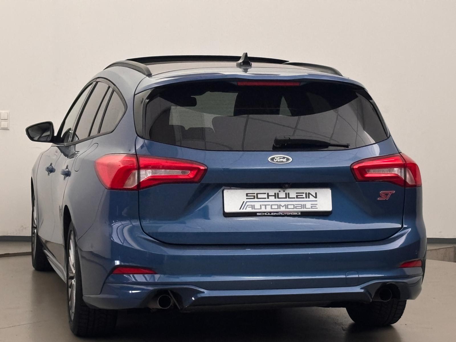 Ford Focus ST*Pano-Dach*Navi*LED*PDC*1.Hand*