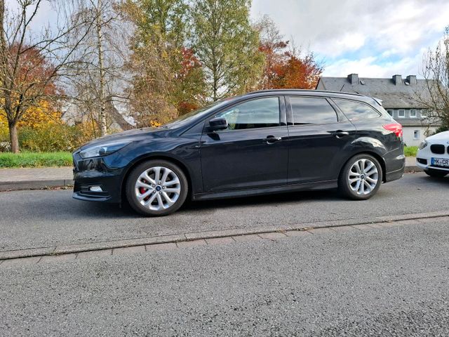 Ford Focus ST Turnier 2,0 Ecoboost