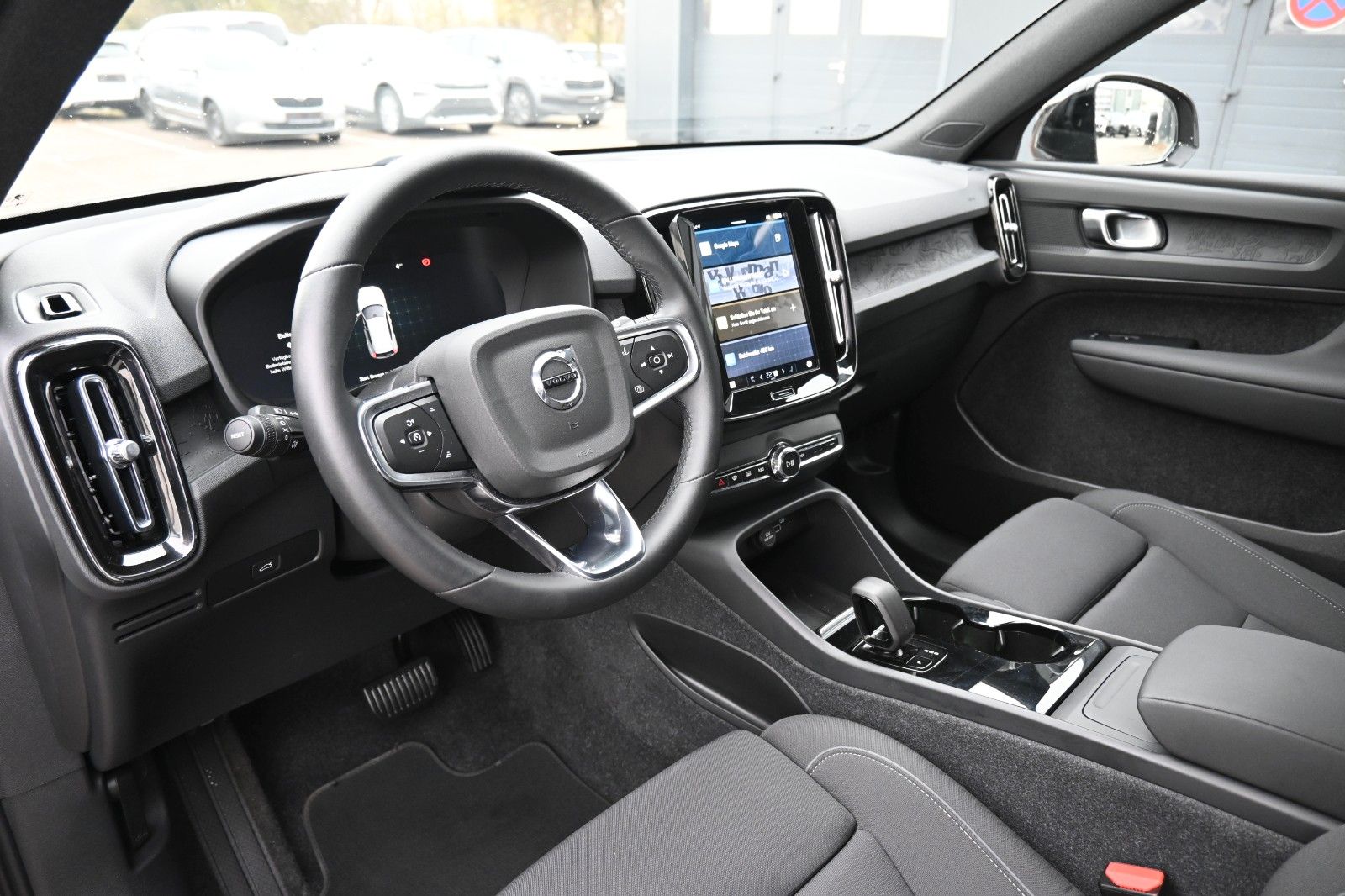 Fahrzeugabbildung Volvo XC40 Single Ext. Range Plus*LED*STHZ*CAM*BLIS