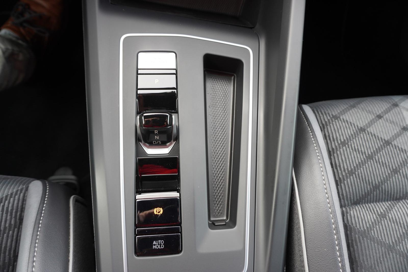 Volkswagen Golf VIII eTSI R-Line DSG App-Connect DAB LED, миниатюра 20