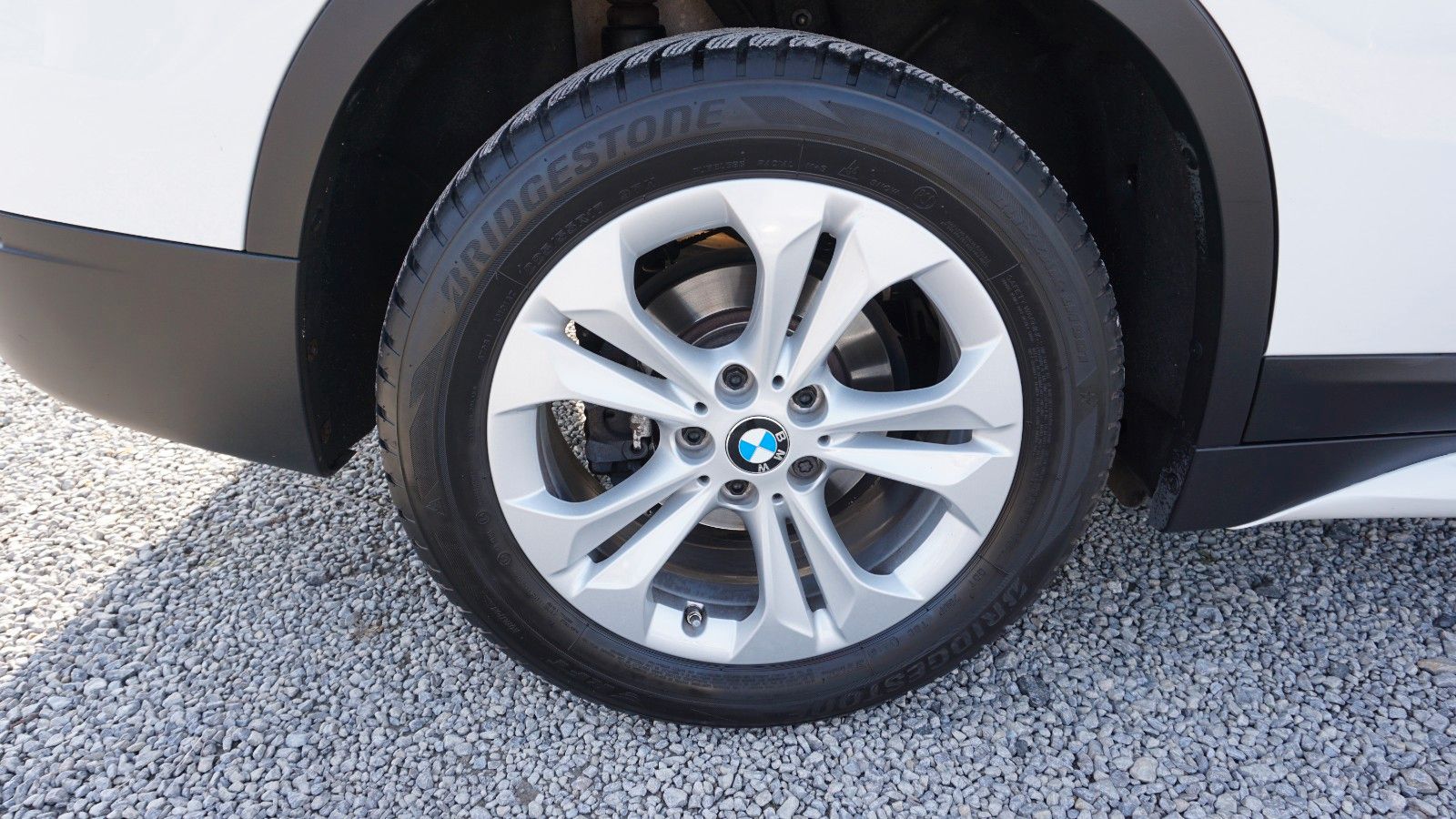 Fahrzeugabbildung BMW X1 sDrive 18i Sport Line, Kamera, PDC, Panorama