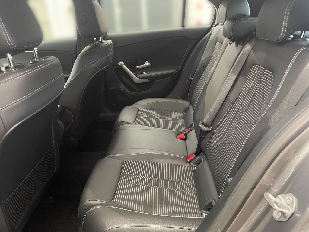 Fahrzeugabbildung Mercedes-Benz A 180 Progressive Navi LED SHZ SpurH ParkAss DAB