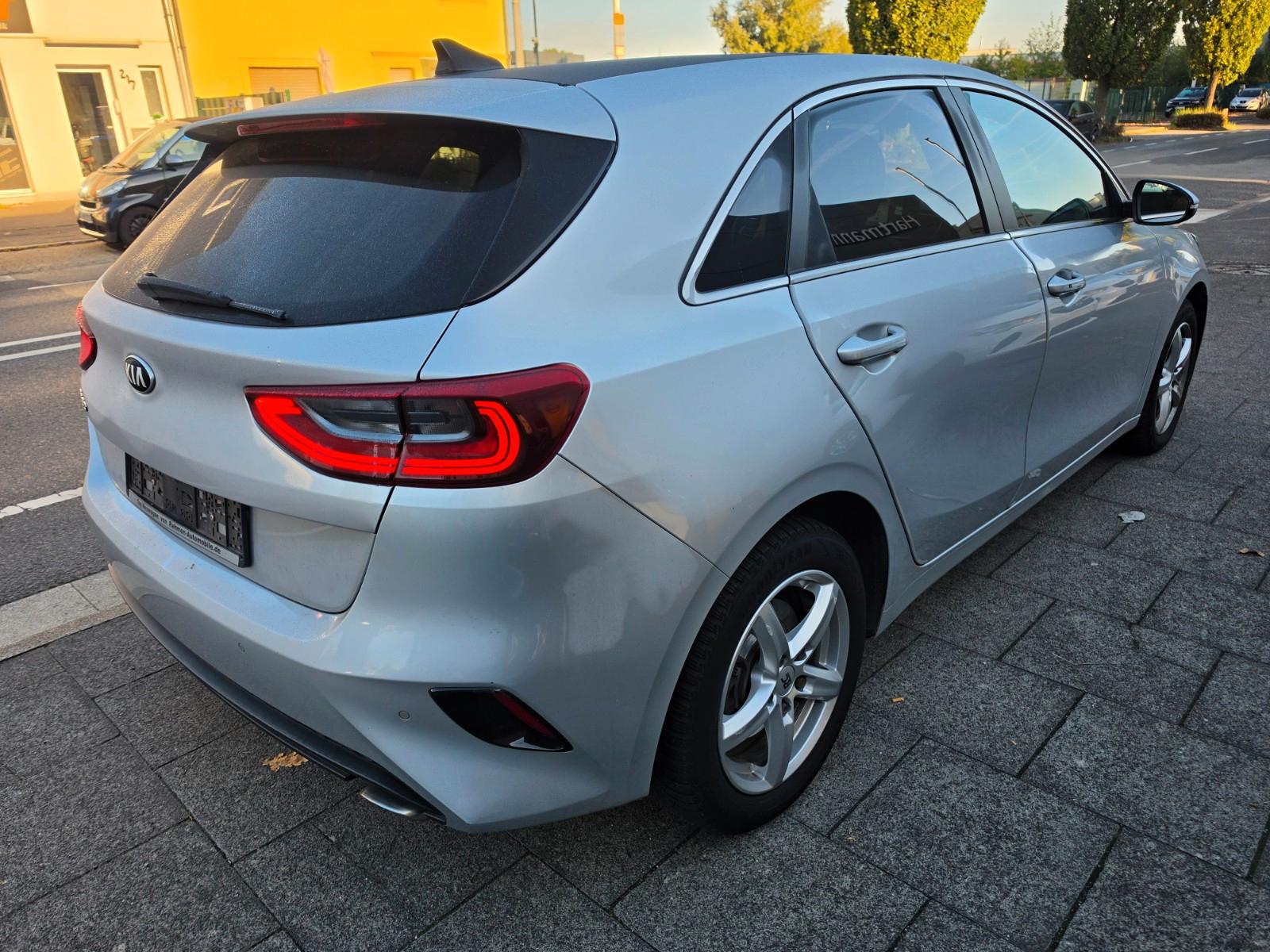 Kia ceed 1.4 AUTOMATIK+NAVI+PANO+2 JAHRE GARANTIE+