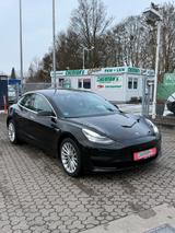 Tesla Model 3 Standard Range Plus RWD. 1 HAND - schwarze Tesla Model 3