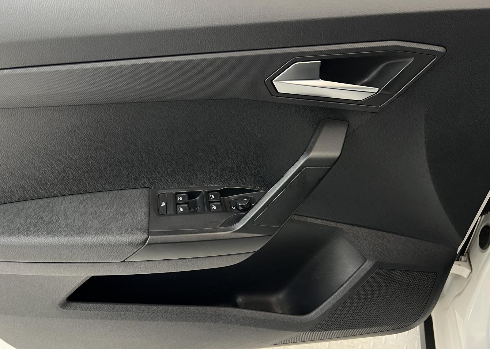 SEAT Arona Style 1.0 TSI 81 KW Paket M Infotain Winte, миниатюра 16