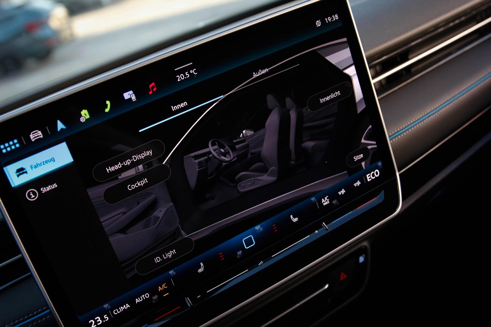 Volkswagen ID.7 Pro 210kW/HUD/Memory/Matrix/32353netto