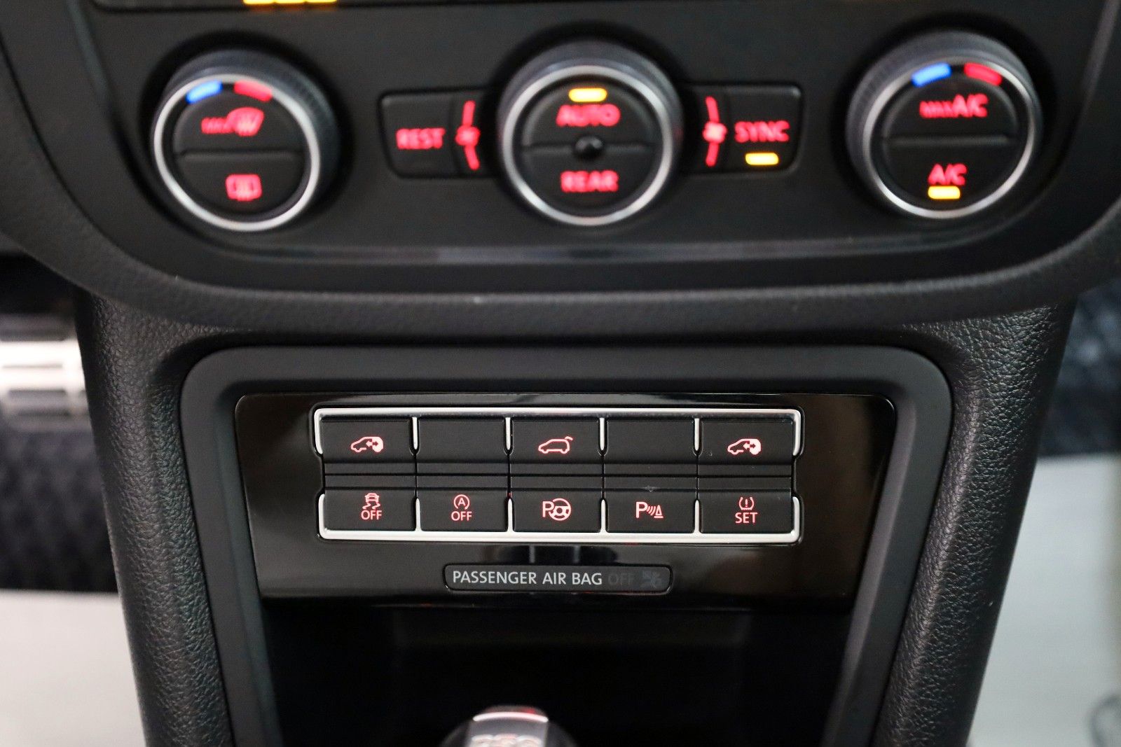 Fahrzeugabbildung Volkswagen Sharan IQ.DRIVE 4M Navi,LED,Panorama,Kamera,SH