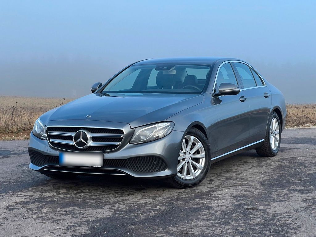Image of Mercedes-Benz E 200