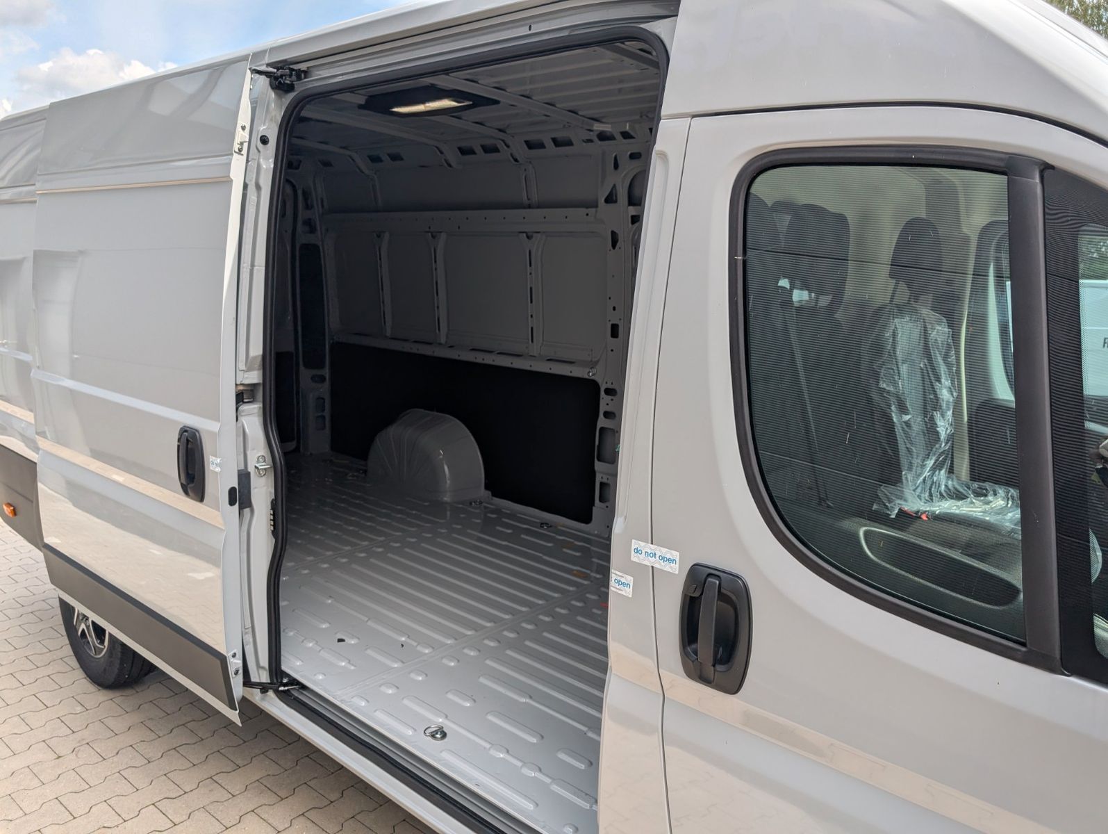 Fahrzeugabbildung Fiat Ducato H2 Kastenwagen 35 L4H2 180 Multijet Maxi