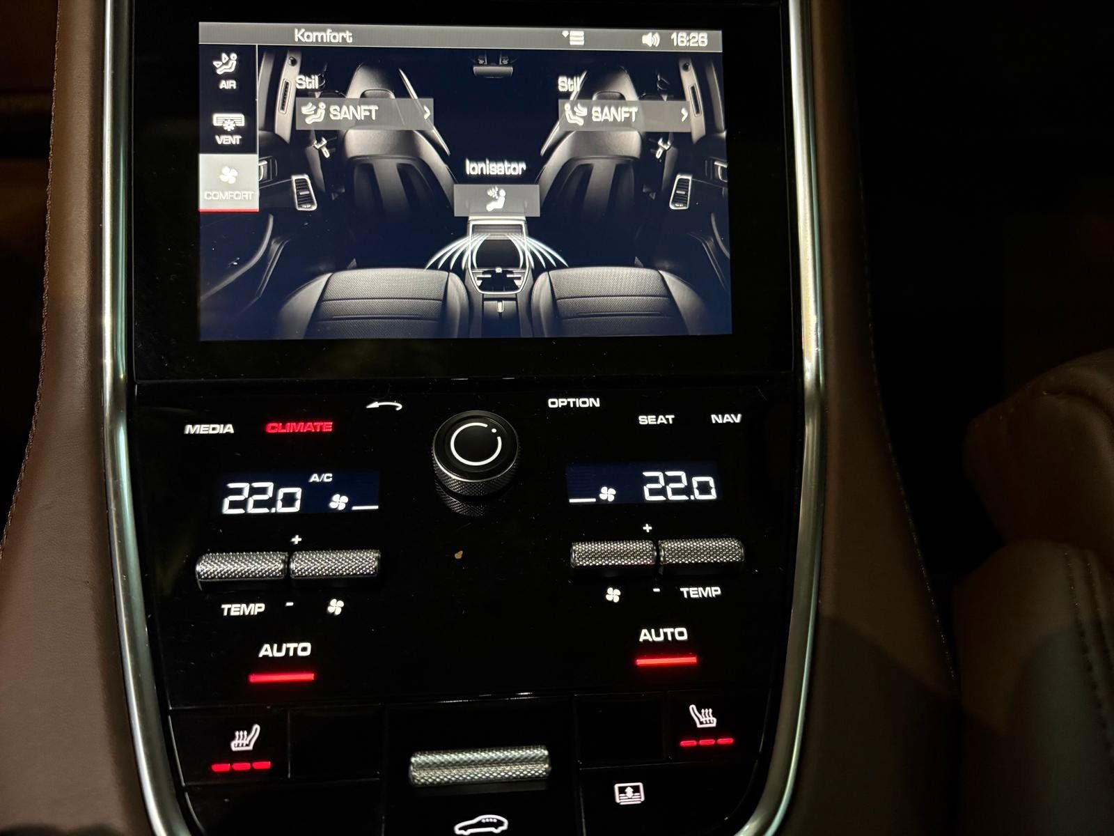 Fahrzeugabbildung Porsche Panamera Turbo S E-Hybrid Executive