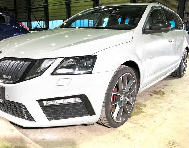 Skoda Octavia Combi 2.0 TSI RS *AHK*SHZ*PAN*NAV*LED*