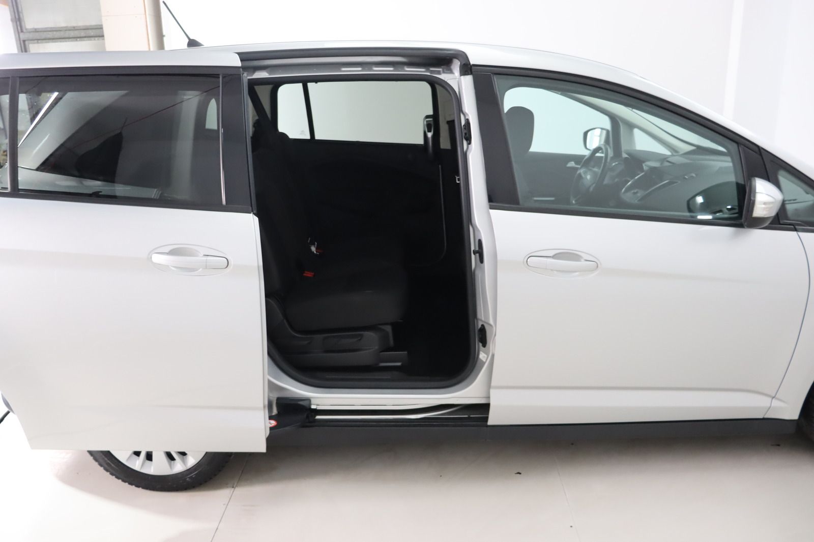 Fahrzeugabbildung Ford Grand C-Max 1.0 Cool & Connect * Navi * SHZ HU/A
