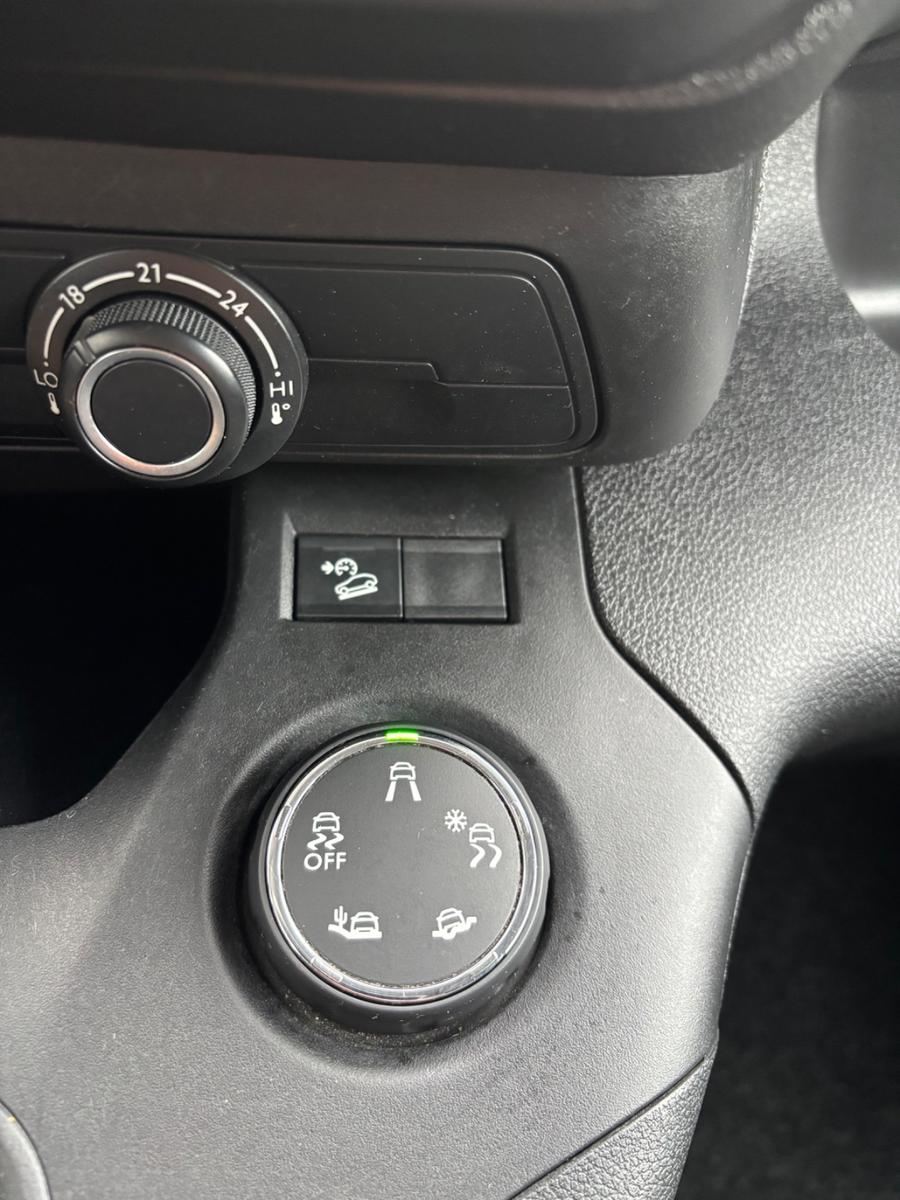 Peugeot Partner Grip L2 / 3 Sitzplätze