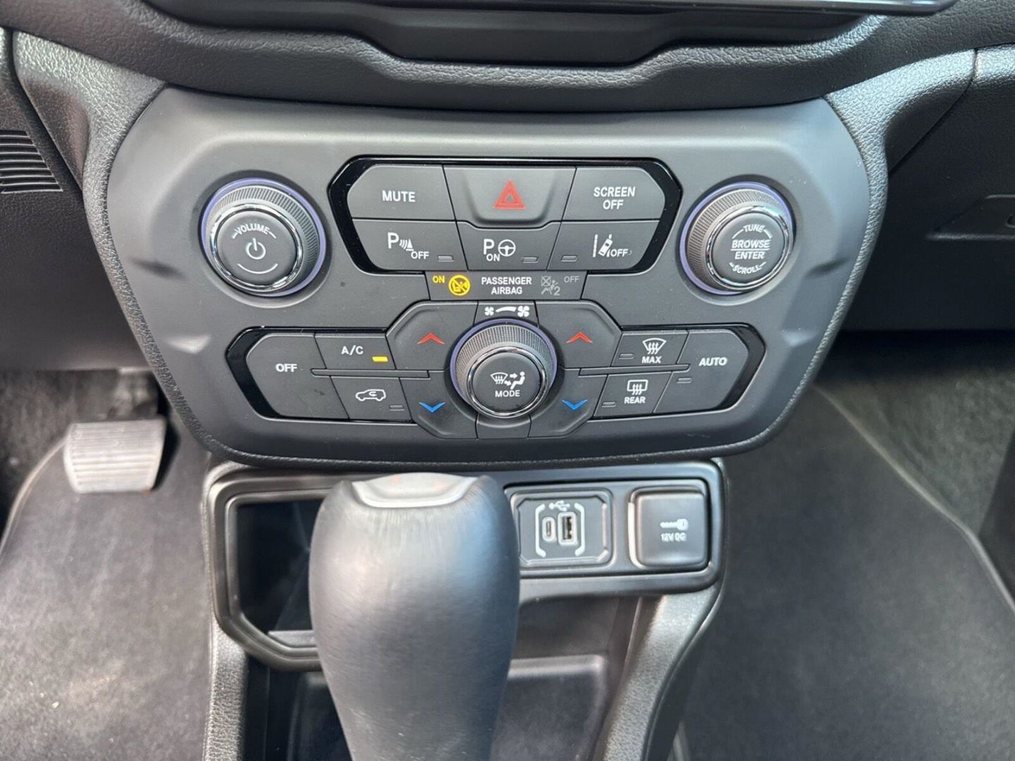 Fahrzeugabbildung Jeep Renegade Summit 1.5 MHEV- Leder-Panoramadach-Vol