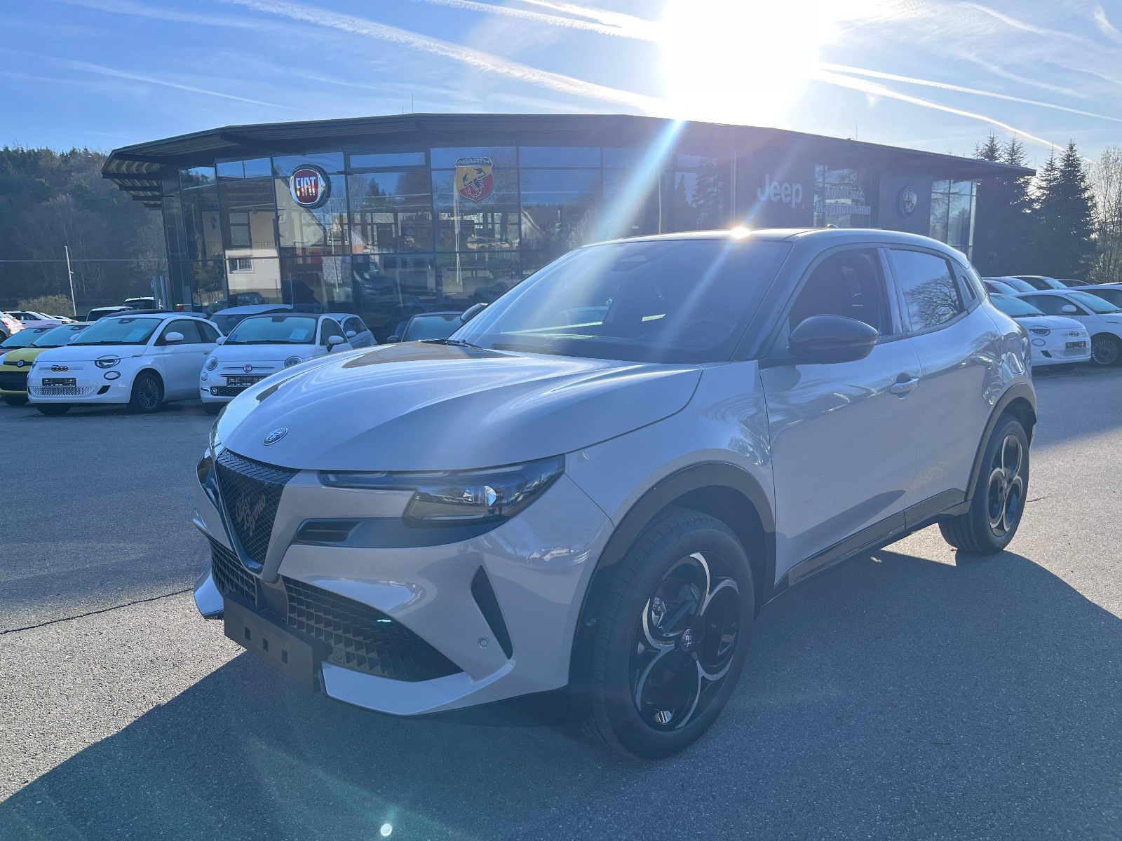 Fahrzeugabbildung Alfa Romeo Junior Ibrida 1.2 VGT 48V-Hybrid 107 kW Ti
