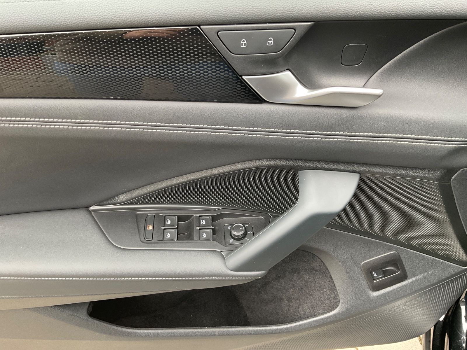 Fahrzeugabbildung Volkswagen Tiguan 1.5 eTSI DSG GOAL,AHK,Kamera,Navi,ACC