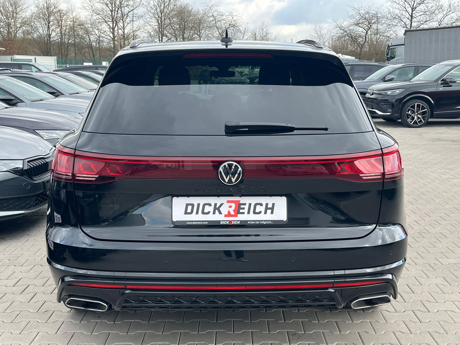 Fahrzeugabbildung Volkswagen Touareg 3.0TDI 4M R-Line VOLL Black 22" UPE 114T