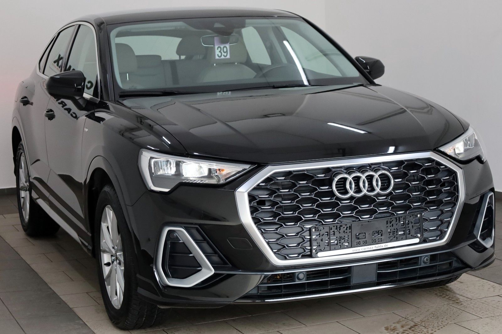 Fahrzeugabbildung Audi Q3 Sportback S line, Leder,Navi,LED,SH,Kamera