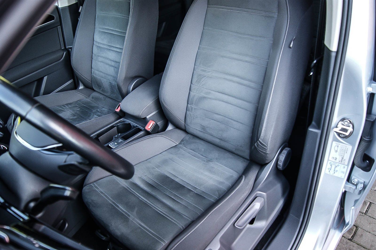 Fahrzeugabbildung Volkswagen Touran 15TSI Comfort DSG 7-SITZER VIRTUAL ANHZV