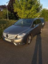 Mercedes-Benz B 180 - - Mercedes-Benz B 180 in Leverkusen