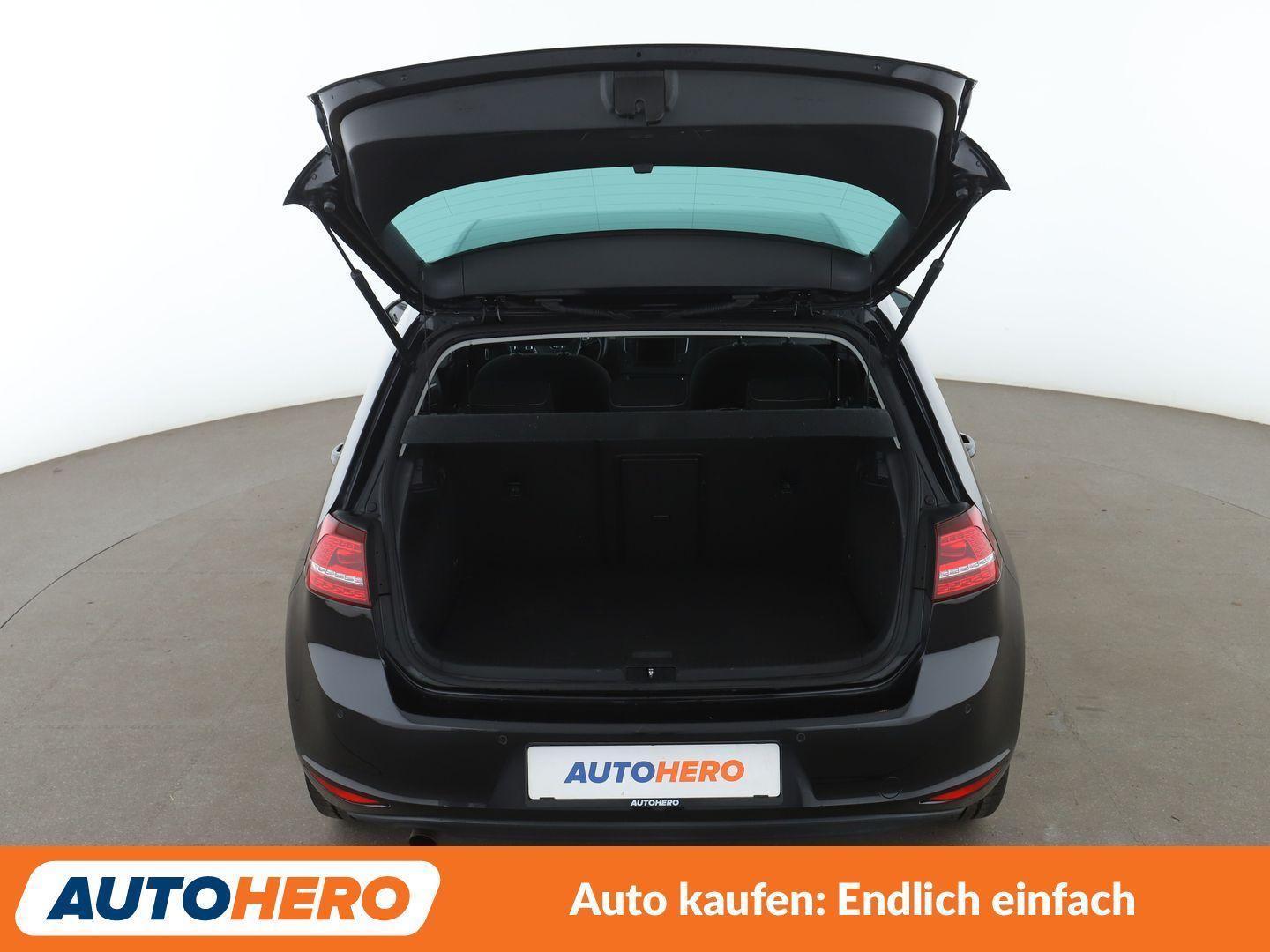 Volkswagen Golf VII 1.2 TSI Lounge Aut.*NAV*BI-XENON*TEMPO*