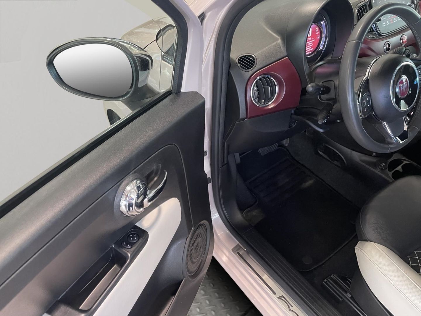 Fahrzeugabbildung Fiat 500 Star Faltdach PDC Tempomat Klima Allwetter