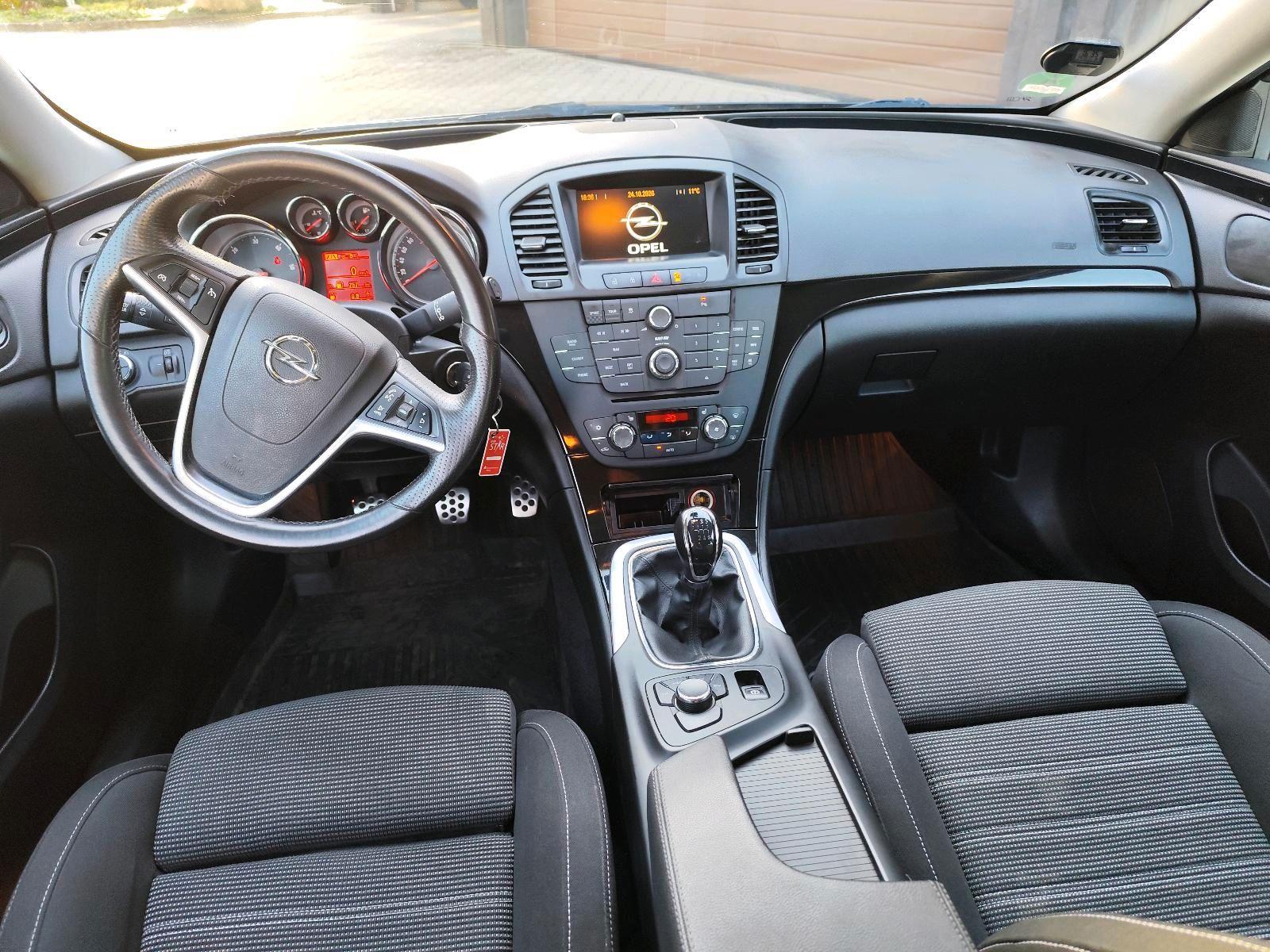 Opel Insignia 2013 — photo 10