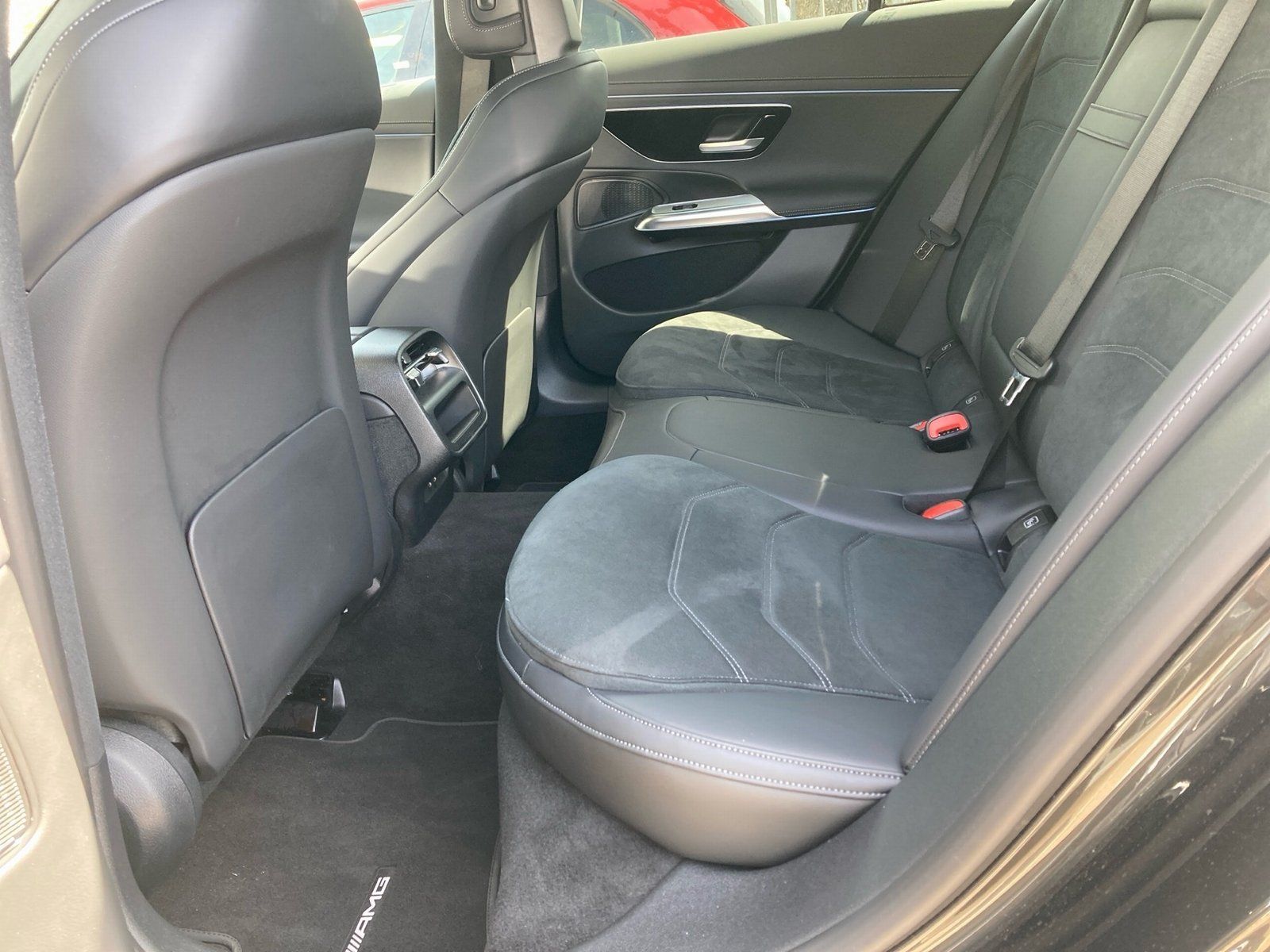 Fahrzeugabbildung Mercedes-Benz E 200 AMG Line *AHK*Totwink*360*Memory*Digital*