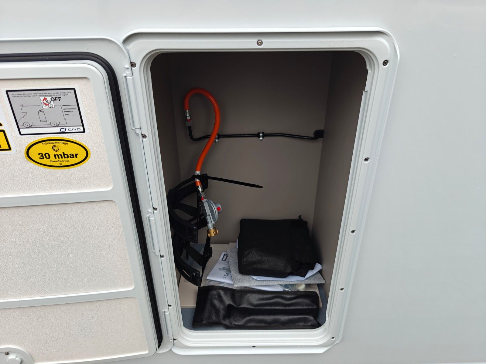 Fahrzeugabbildung LMC Tracer 690 EL - Chassis Design, 140PS, MJ2026! -