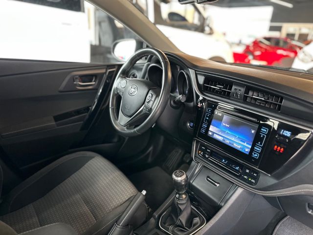 Toyota Auris Touring Sports Team D