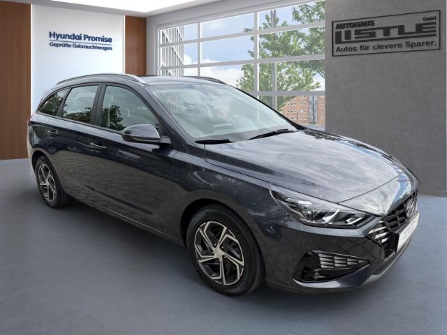 Fahrzeugabbildung Hyundai i30 1.6 cw Trend +CARPLAY+KLIMA+PDC+RFK+SHZ+UVM+