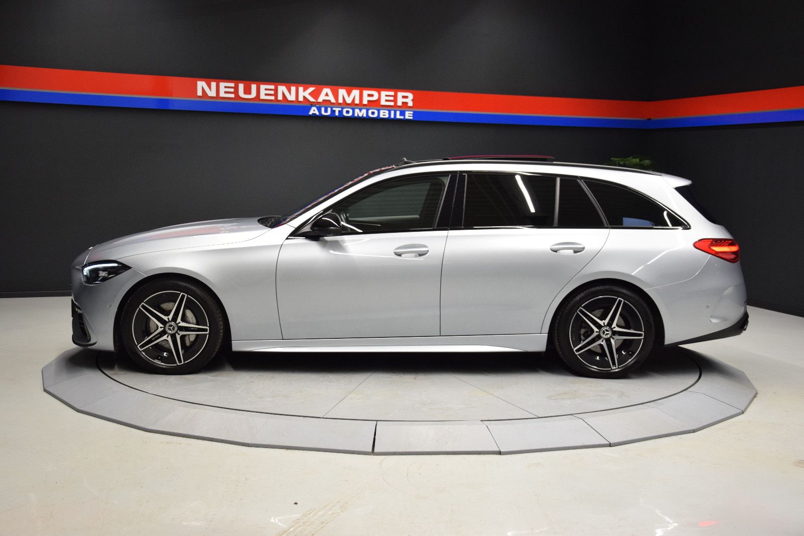 Fahrzeugabbildung Mercedes-Benz C 200 T AMG Night Pano Ambiente 360°