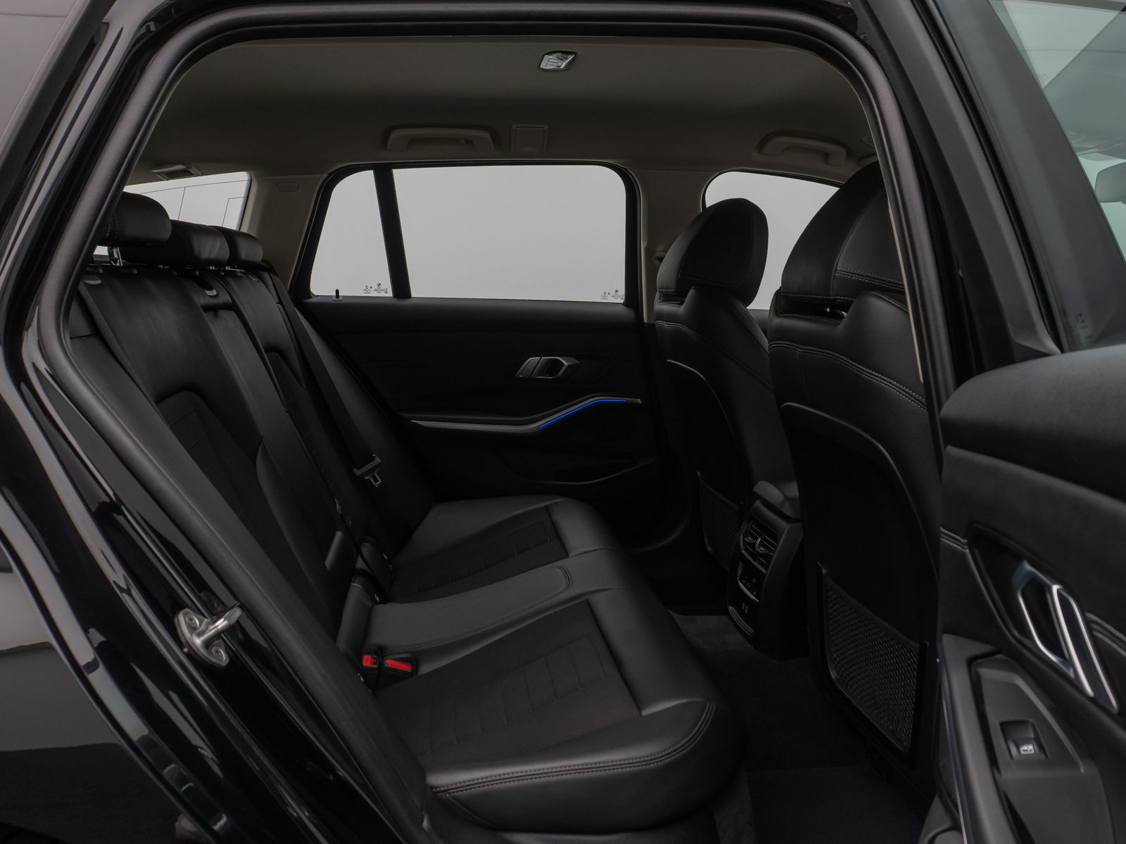 Fahrzeugabbildung BMW 320d xD HiFi Alarm DAB LED PDC Sportsitz Leder
