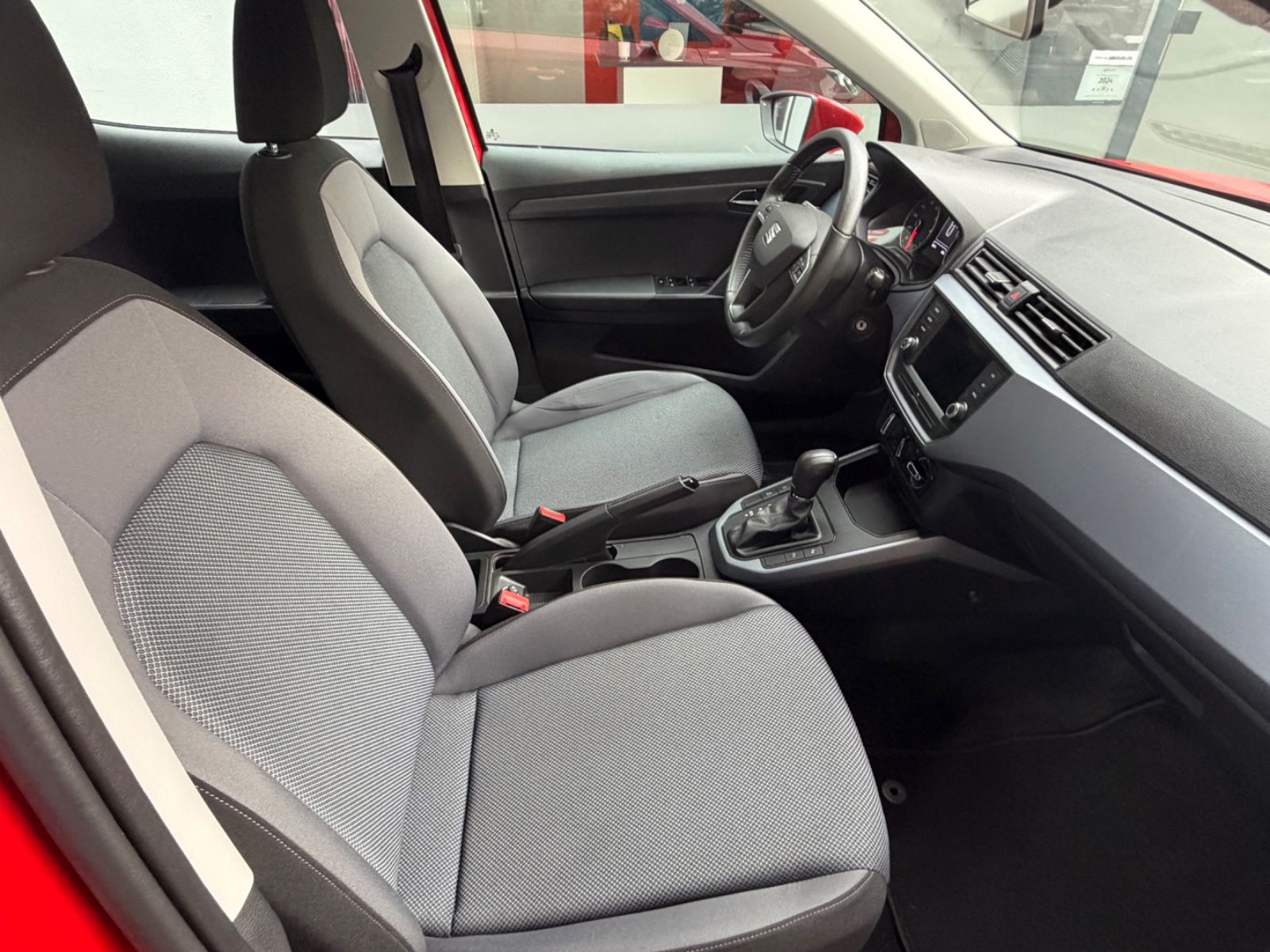 Fahrzeugabbildung SEAT Arona Style Automatik+NaviZB+1.Hand+Klima+Allw.